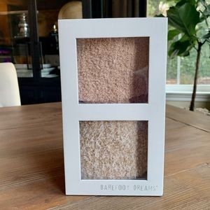 🆕 BAREFOOT DREAMS • Women's CozyChic Boxed 2-Pair Sock Set Soft Camel Size OS